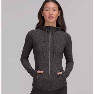 Lululemon Define hooded jacket, size 16, NWT in Leopard Camo print